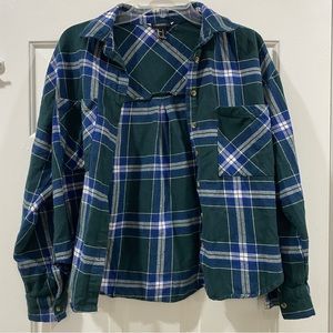 FOREVER 21 GREEN PLAID FLANNEL BUTTON UP SHIRT- SMALL